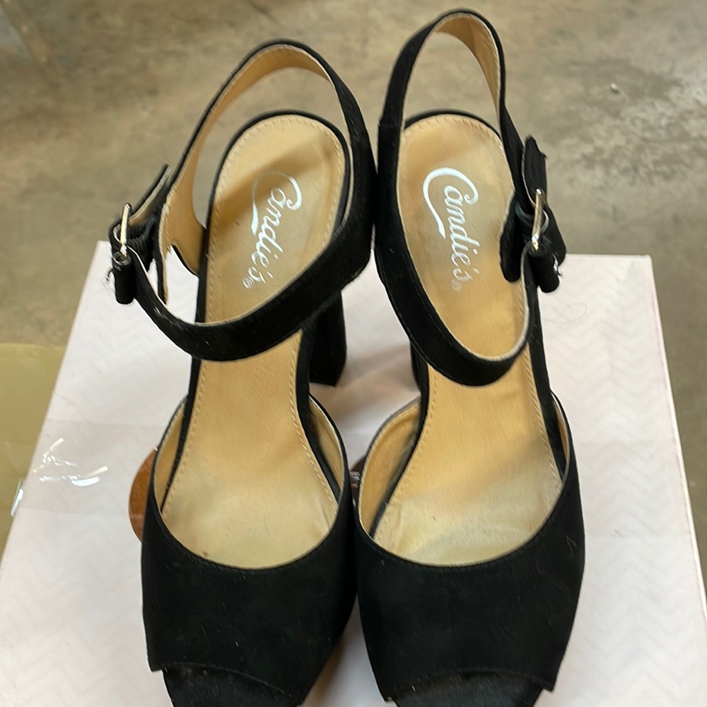 Candies black velvet size 8 &1/2  5” heels